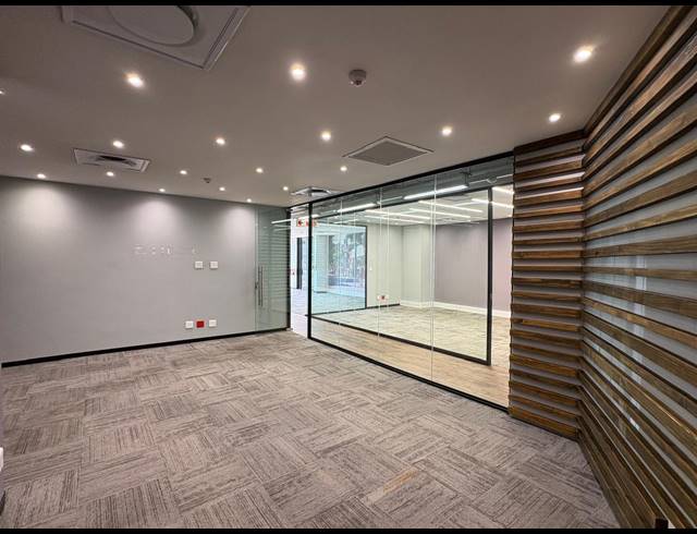 359M² OFFICE TO LET IN WATERFALL